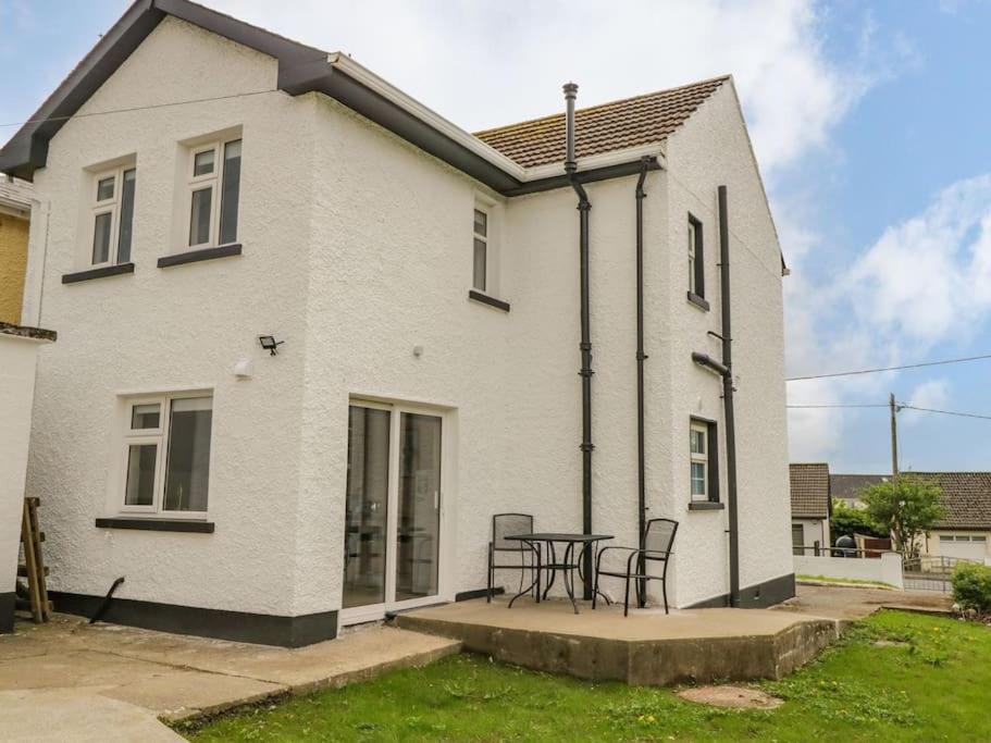 Beautiful Cottage With Gardens, Patio & Fireplace Dromahair Exterior photo